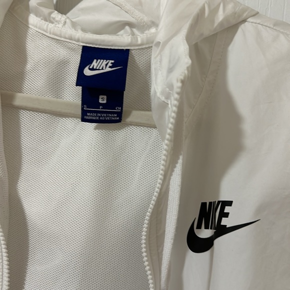 Nike Windrunner Active Jacket - Picture 4 of 4